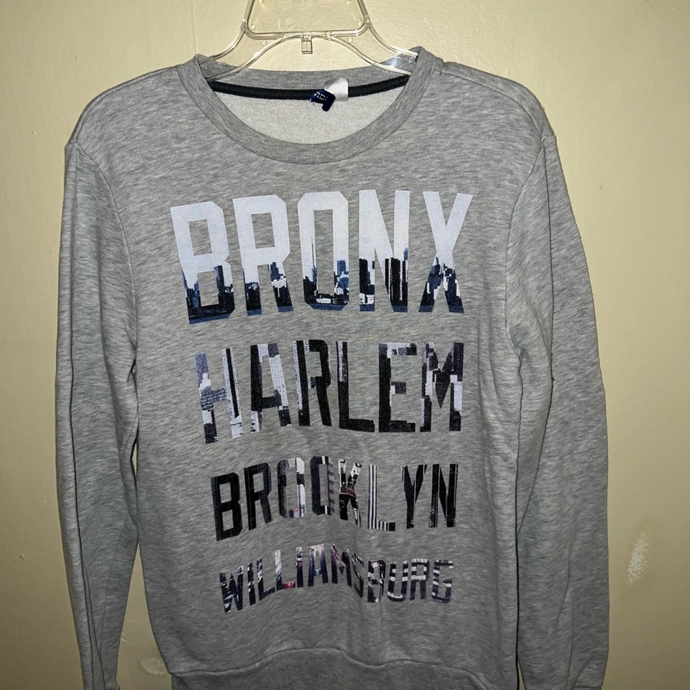 H&M Gray Graphic Crewneck Sweater
